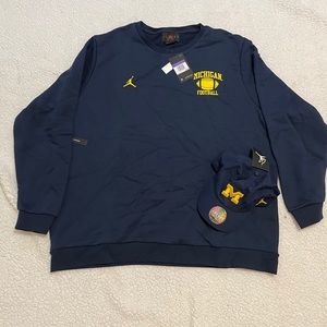 University of Michigan Nike sweatshirt and hat